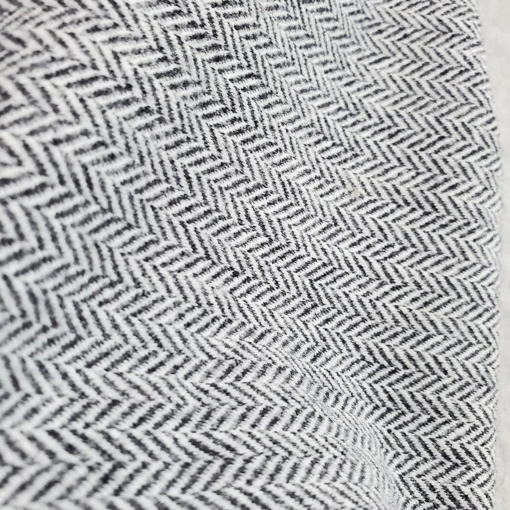 Lululemon Women Scarf OS Gray Nylon Polyester Vinyasa Herringbone Infinity Snap